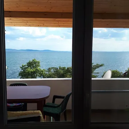 за гости West 3* Ahyolu