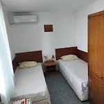 за гости West