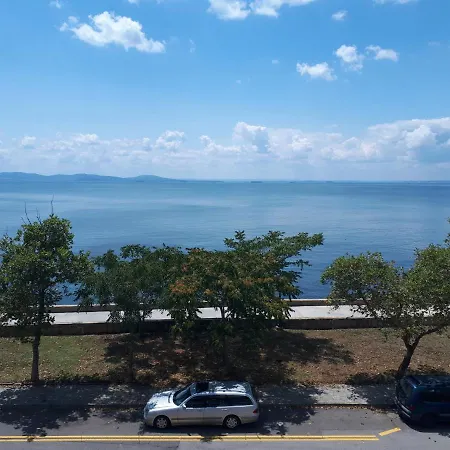 за гости West 3*