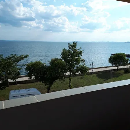 Pensionat самостоятелни на брега на морето Pomorie